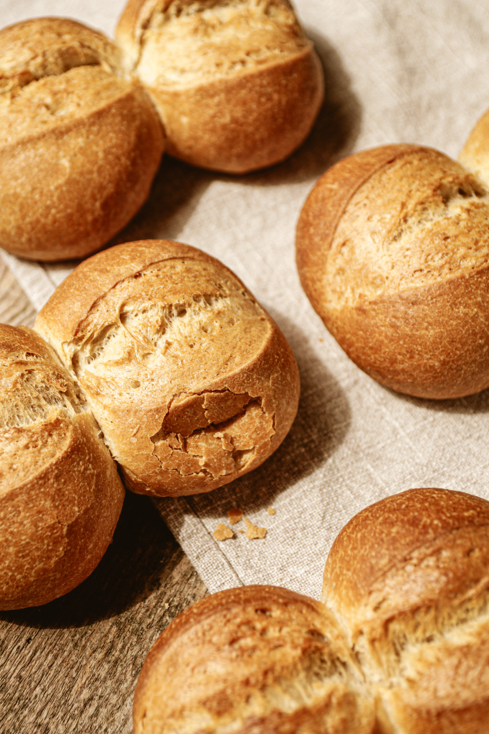 Klassische Doppelbrötchen