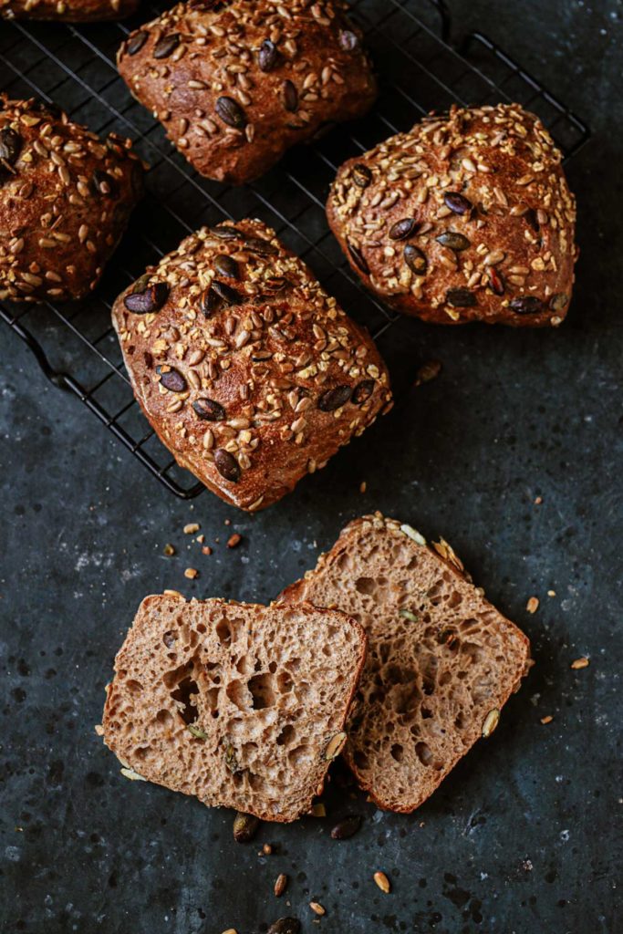 Körnerbrötchen Selber backen: voluminös und saftig