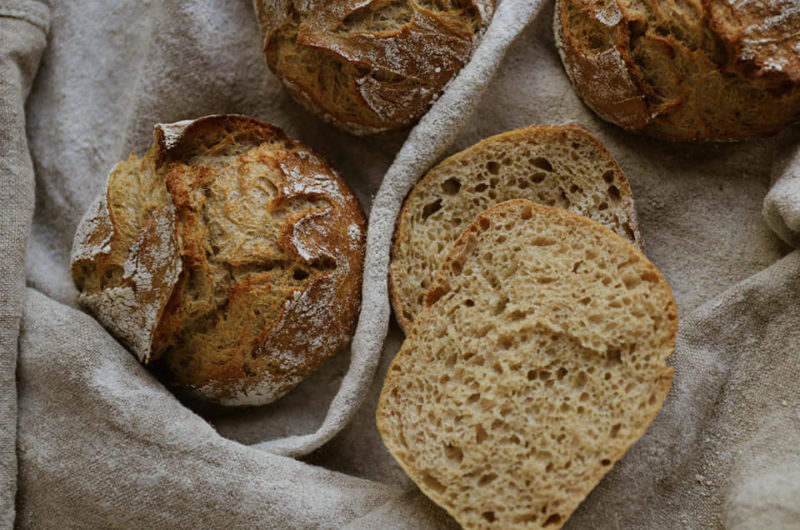 Honig-Mischbrötchen mit gekochtem Sauerteig