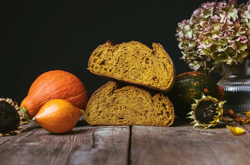 Kürbisbrot mit Sauerteig und Sonnenblumenkernen