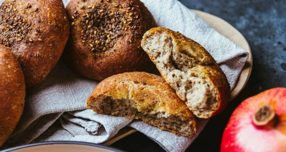 Za'atar-Brötchen mit Kichererbsenvorteig: Spannende Kimbination aus Gewürzen und Texturen