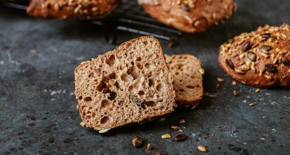 Rezept für saftige Körnerbrötchen wie vom Bäcker