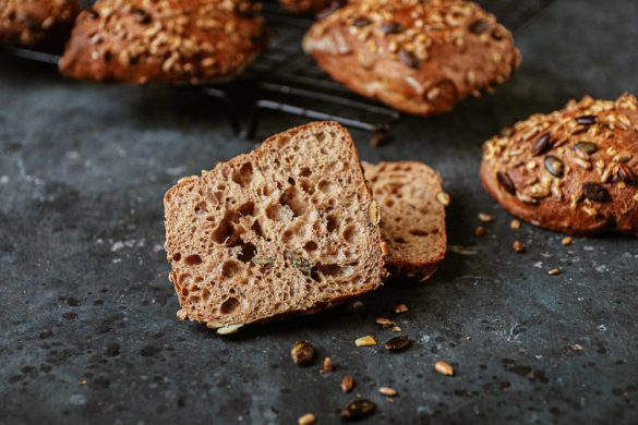 Rezept für saftige Körnerbrötchen wie vom Bäcker